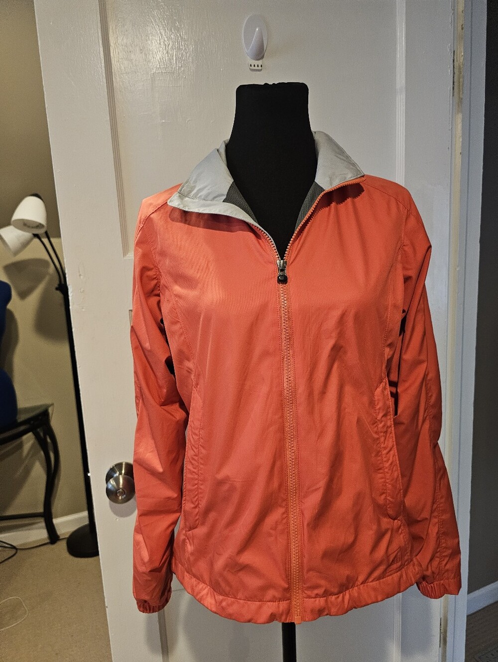 REI Women’s Lightweight Windbreaker Jacket Roll Up Hood Coral Orange
